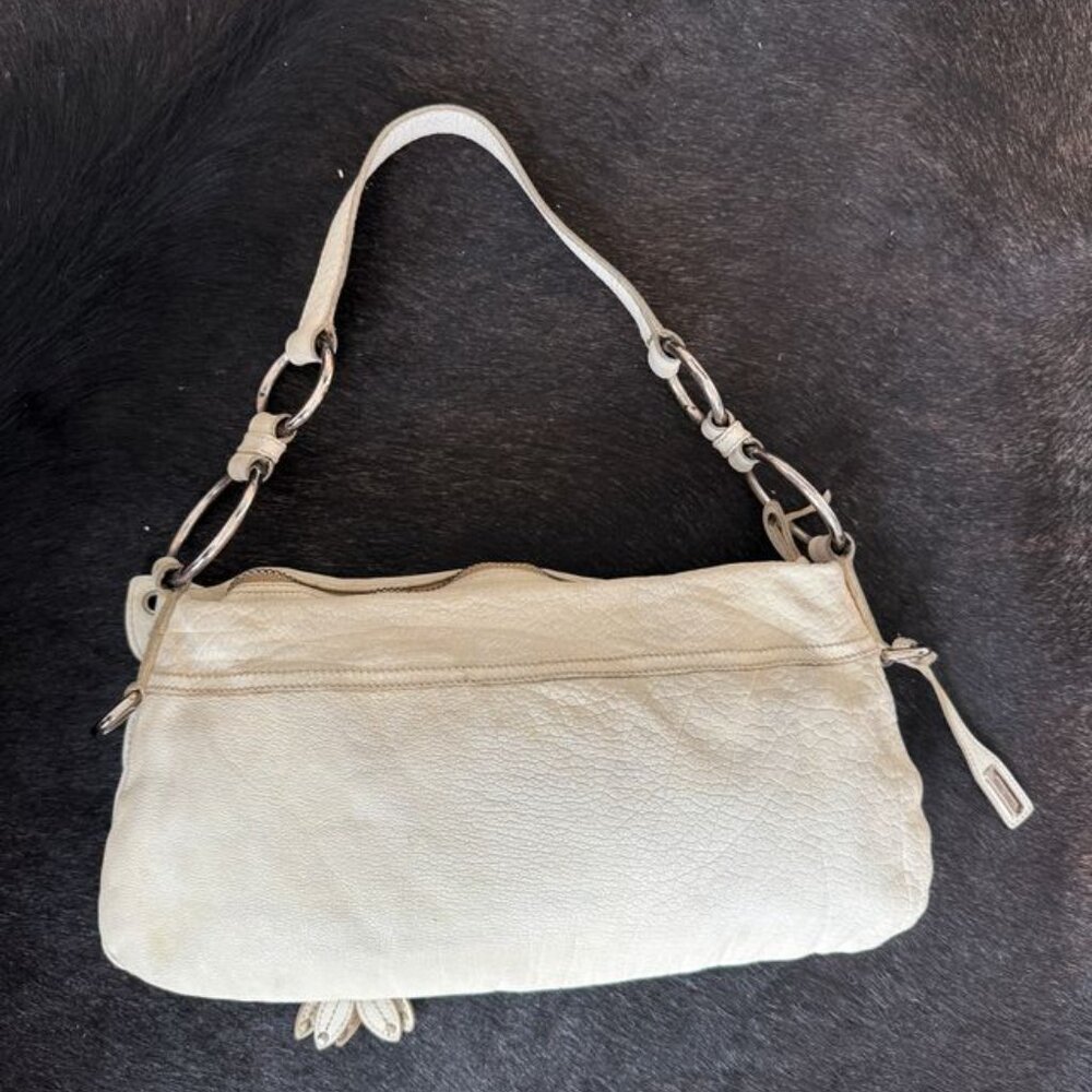 Miu Miu White Leather Handbag with Flower Motif - Picture 3 of 12